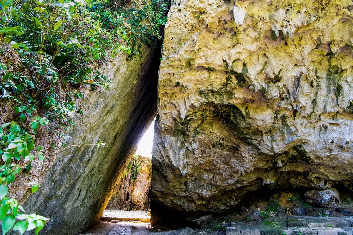 🏛️ 정화된 우타키 (세이파우타키) 이미지 4